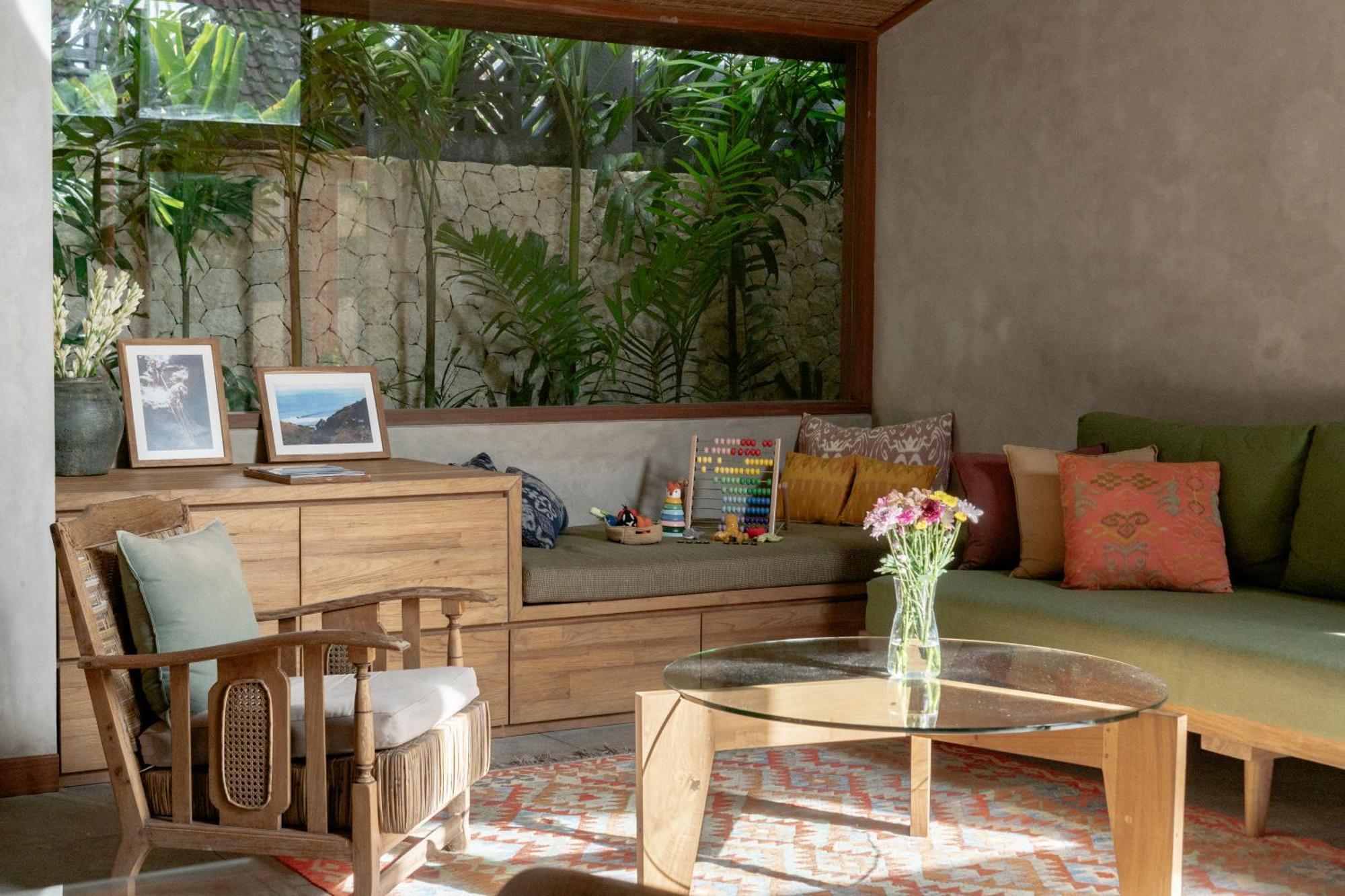 Masa Kini 3 Bedroom Family With Pool Walking Distance To