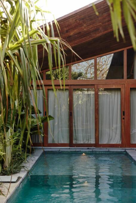 Masa Kini 3 Bedroom Family With Pool Walking Distance To *