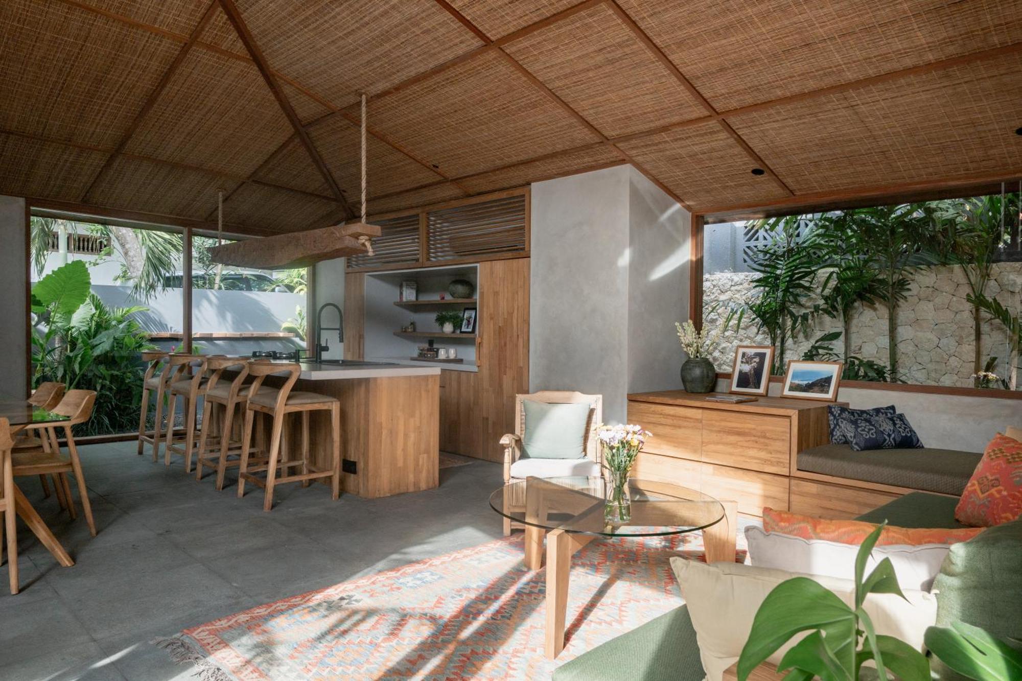 Masa Kini 3 Bedroom Family With Pool Walking Distance To